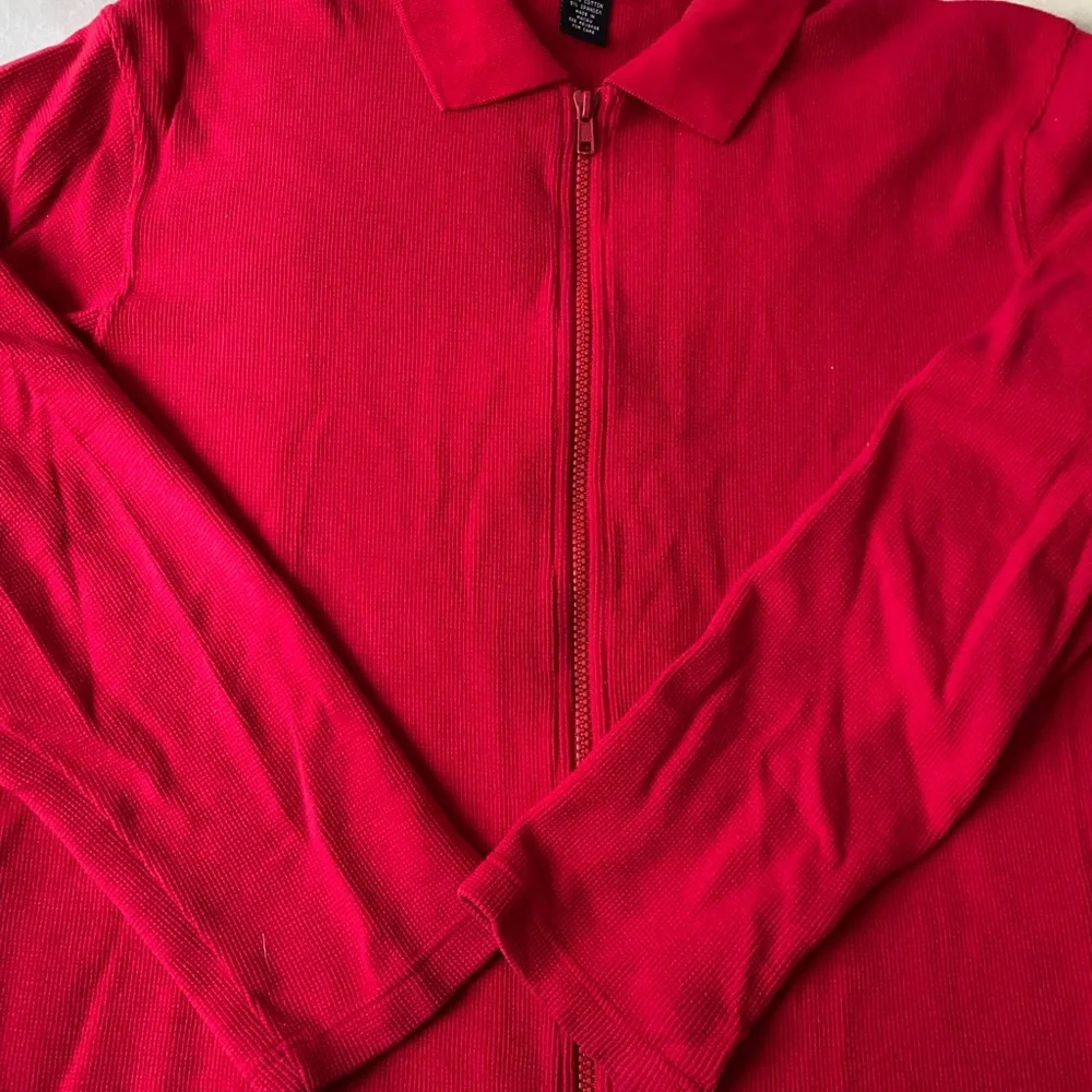 Limited Size XL Color Red Zip-Up Sweater - Picture 5 of 5